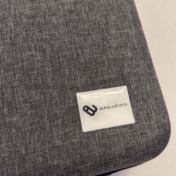 Aura Revive Deep Tissue Massage Gun w 8 different attachments and Case Like New - Picture 4 of 6